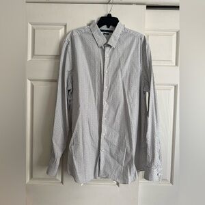 Perry Ellis White and Black Patterned Button Down Shirt